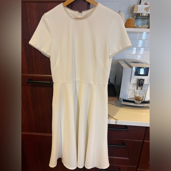 Gal Meets Glam White Dress - Picture 5 of 16